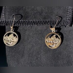 Hines Goldsmith Teton Earrings 925 Sterling Silver Leverback Closure New In Box